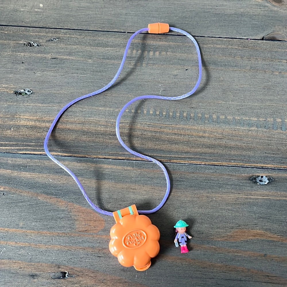 1991 Polly Pocket Pixie in her camping Locket SUPER RARE